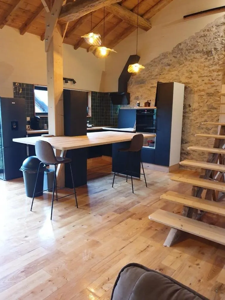 Bel Appartement Saleich
